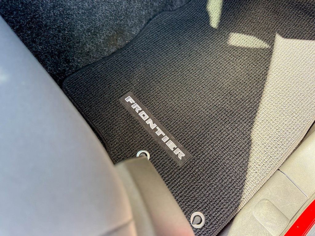 Used 2024 Nissan Frontier SV w/ SV Convenience Package image 15