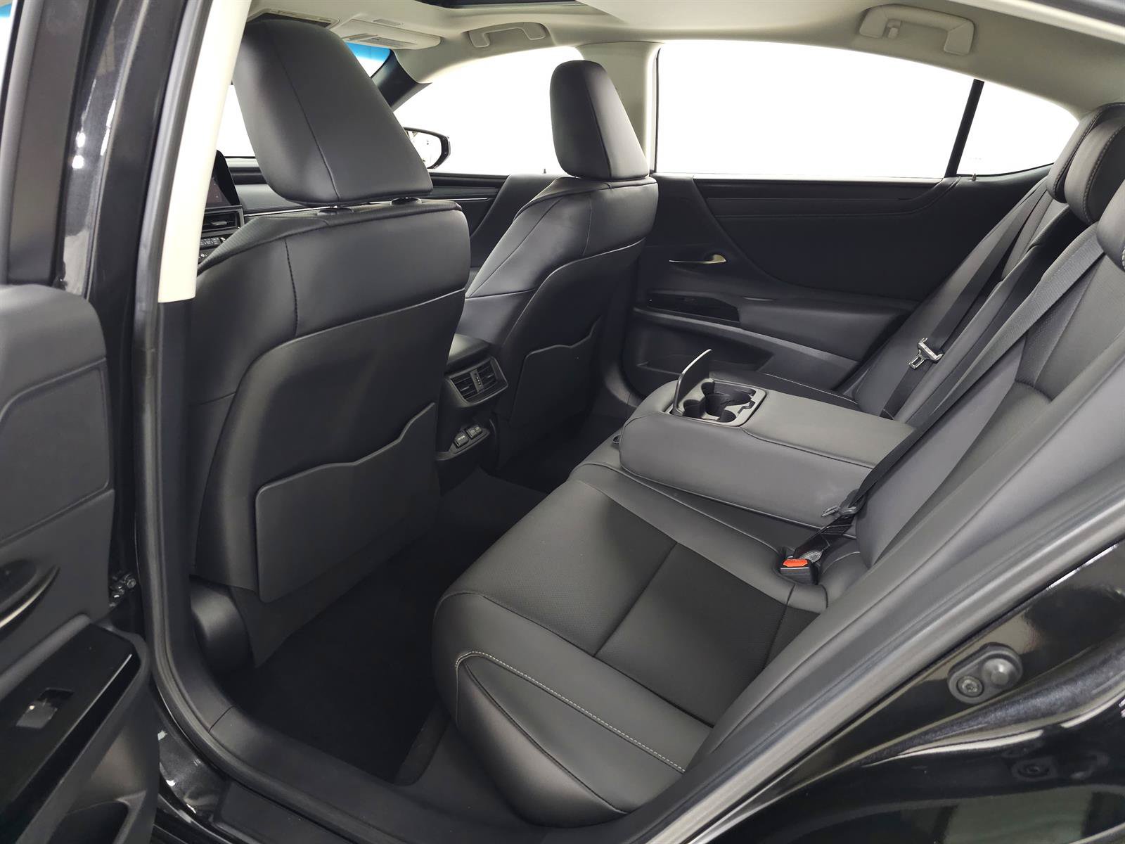 Used 2025 Lexus ES 350 w/ Premium Package FWD image 31