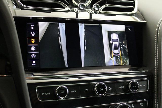 Used 2023 Bentley Bentayga Extended Wheelbase image 33