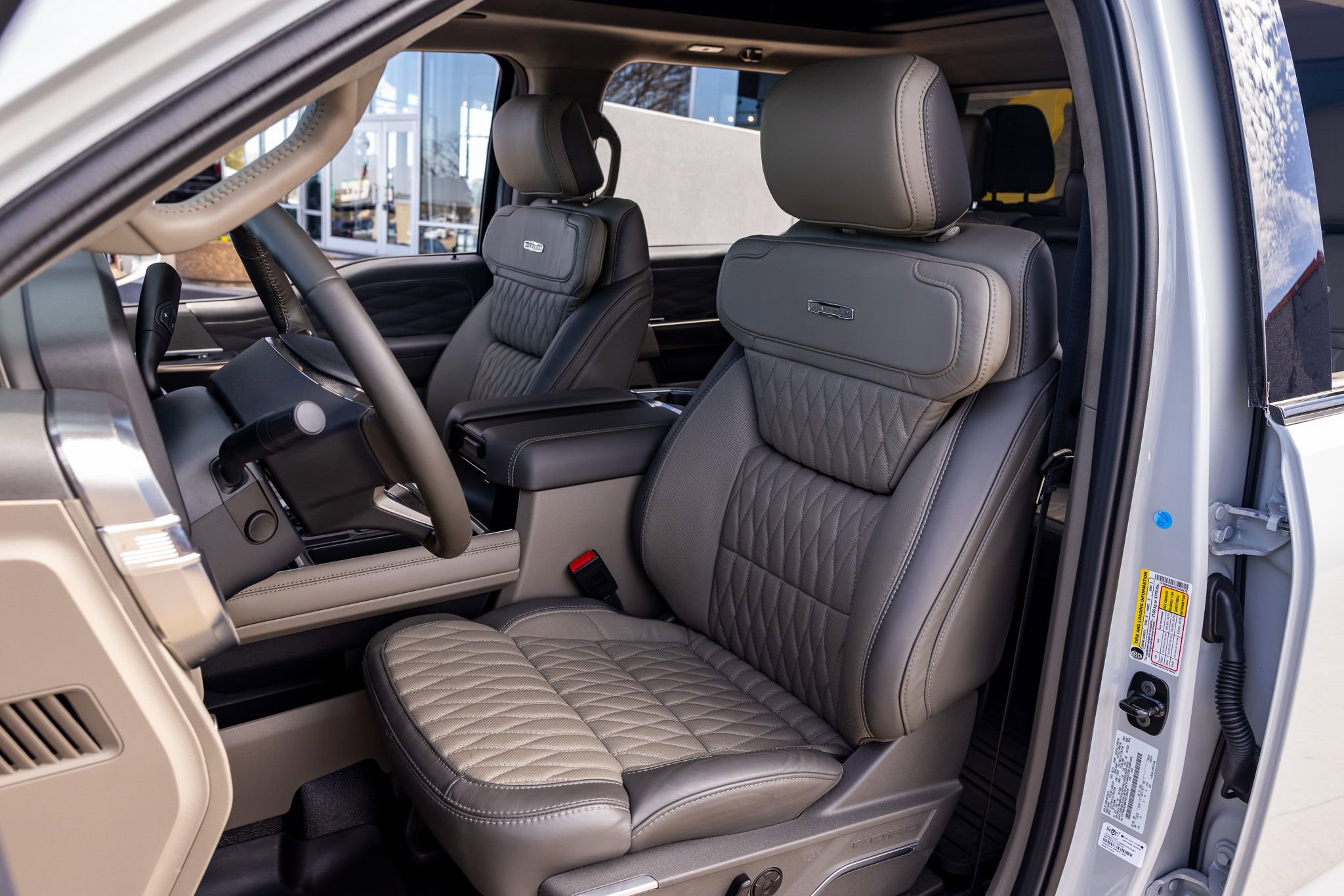 Used 2026 Ford F450 Platinum w/ Platinum Plus Package image 30