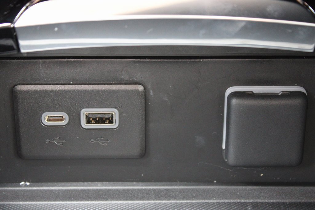 Used 2023 Buick Envision Essence image 20