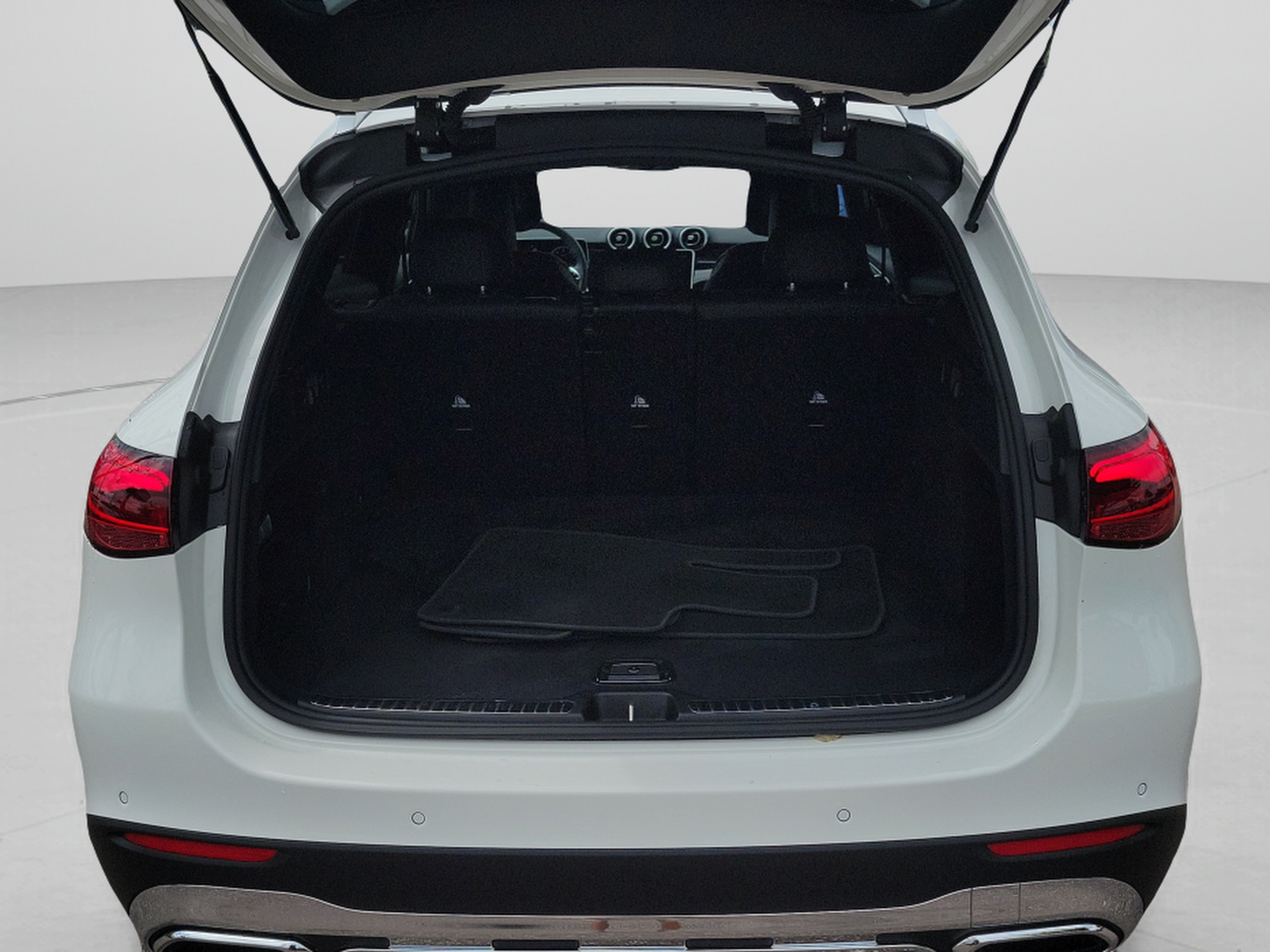 Certified 2026 Mercedes-Benz GLC 300 image 5
