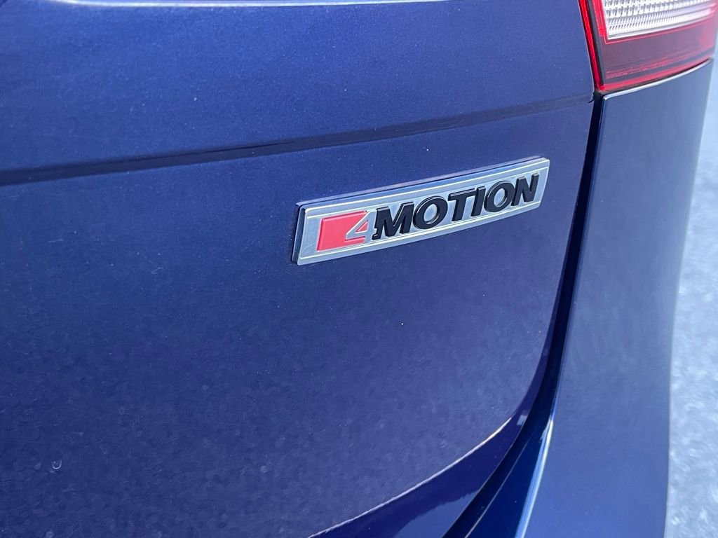 Used 2021 Volkswagen Tiguan SE w/ 3rd Row Seat Package image 16