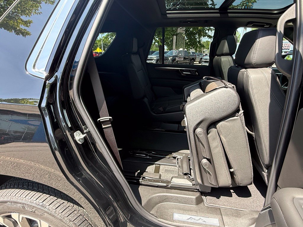 New 2026 Chevrolet Tahoe High Country AWD/4WD image 17
