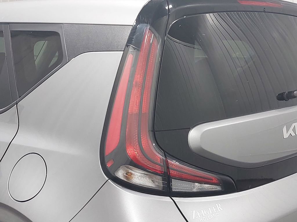 Used 2025 Kia Soul LX w/ LX Technology Package image 33