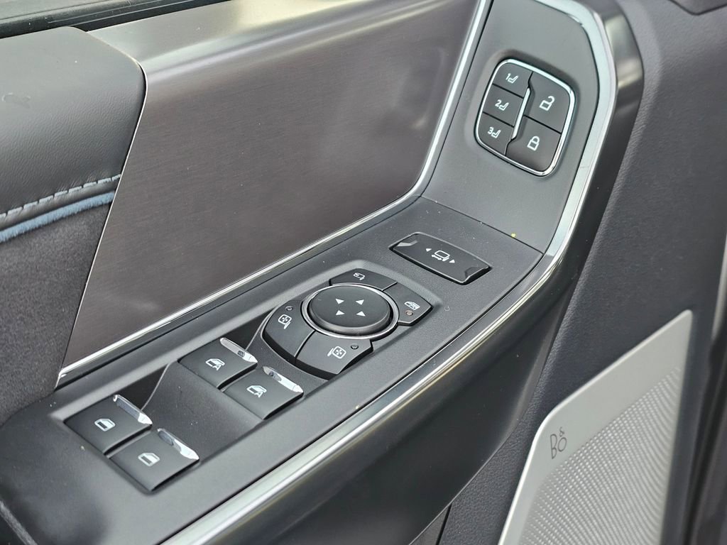 New 2026 Ford F350 Platinum w/ Tremor Off-Road Package image 24