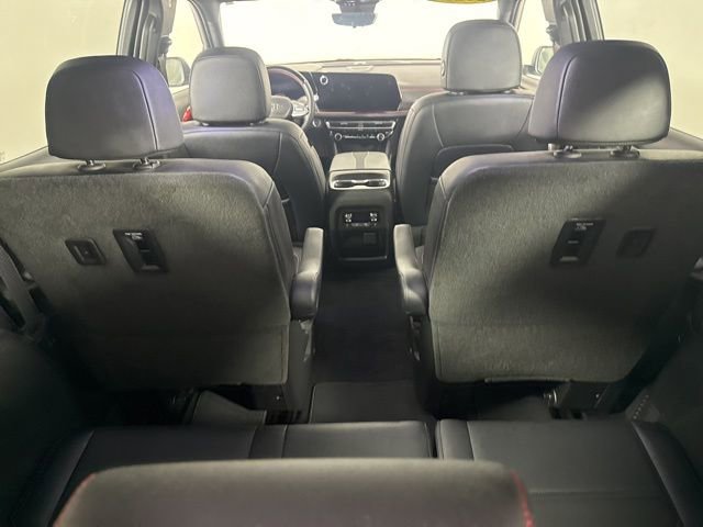 Used 2025 Chevrolet Traverse RS image 28