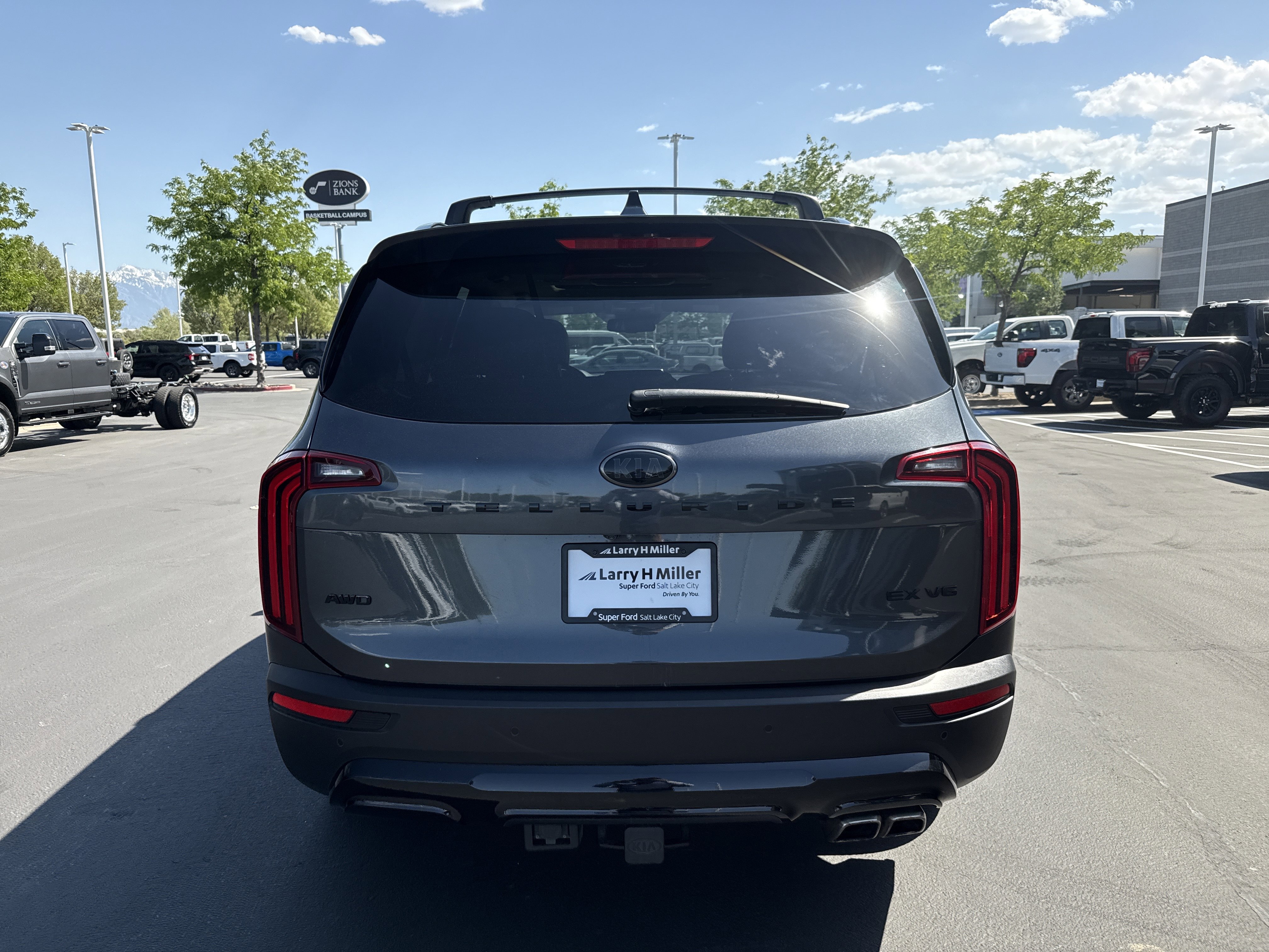 Used 2021 Kia Telluride EX w/ EX Premium Package AWD/4WD image 4