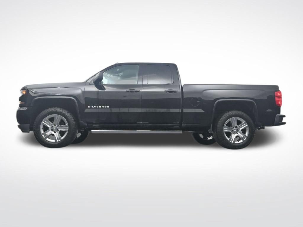 Used 2017 Chevrolet Silverado 1500 Custom w/ Custom Convenience Package AWD/4WD image 36