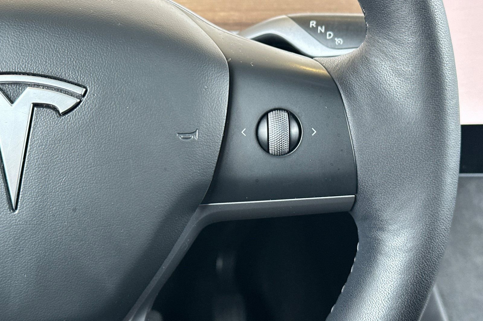 Used 2022 Tesla Model Y Long Range image 29