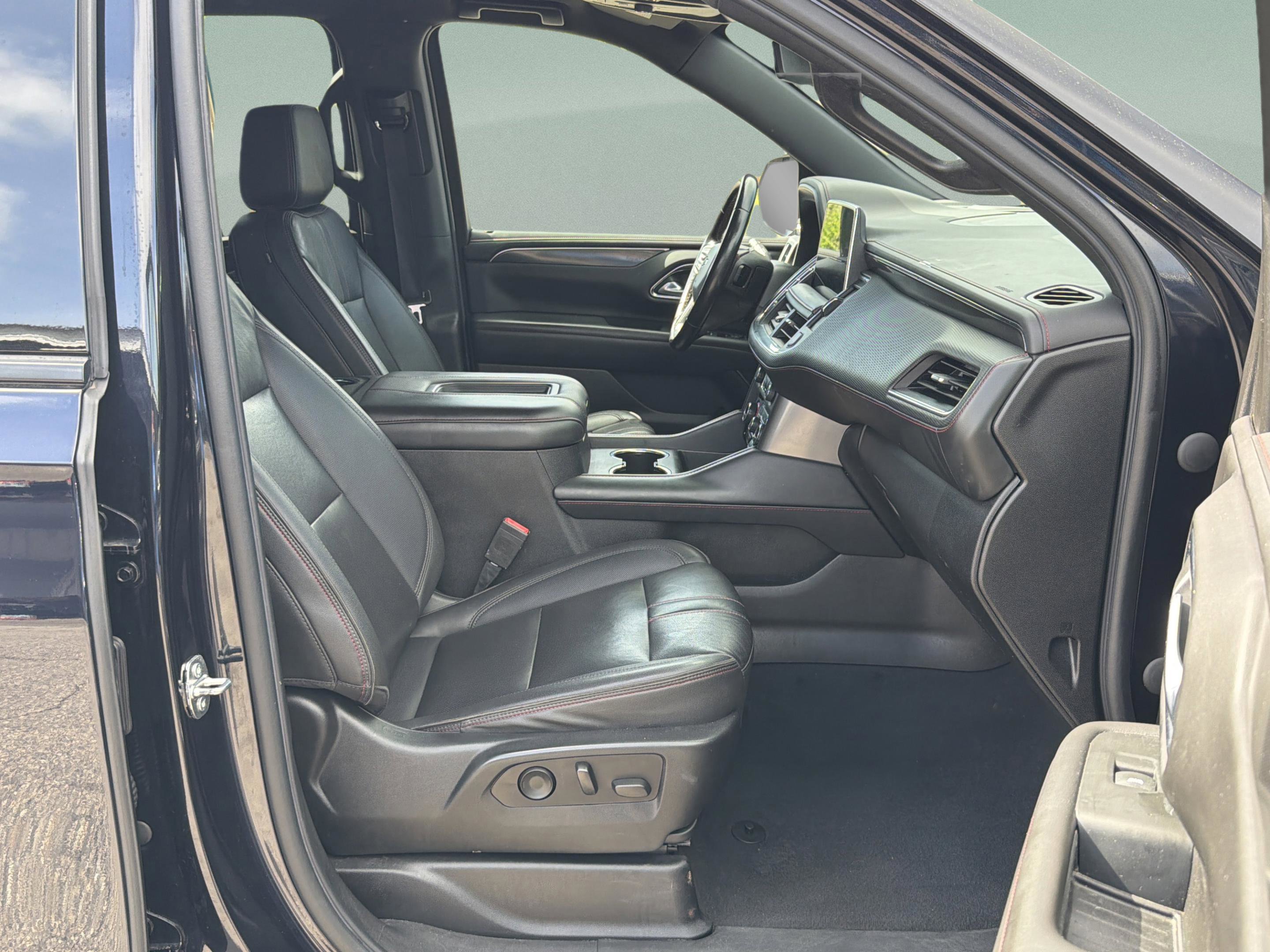 Used 2023 Chevrolet Suburban RST image 31