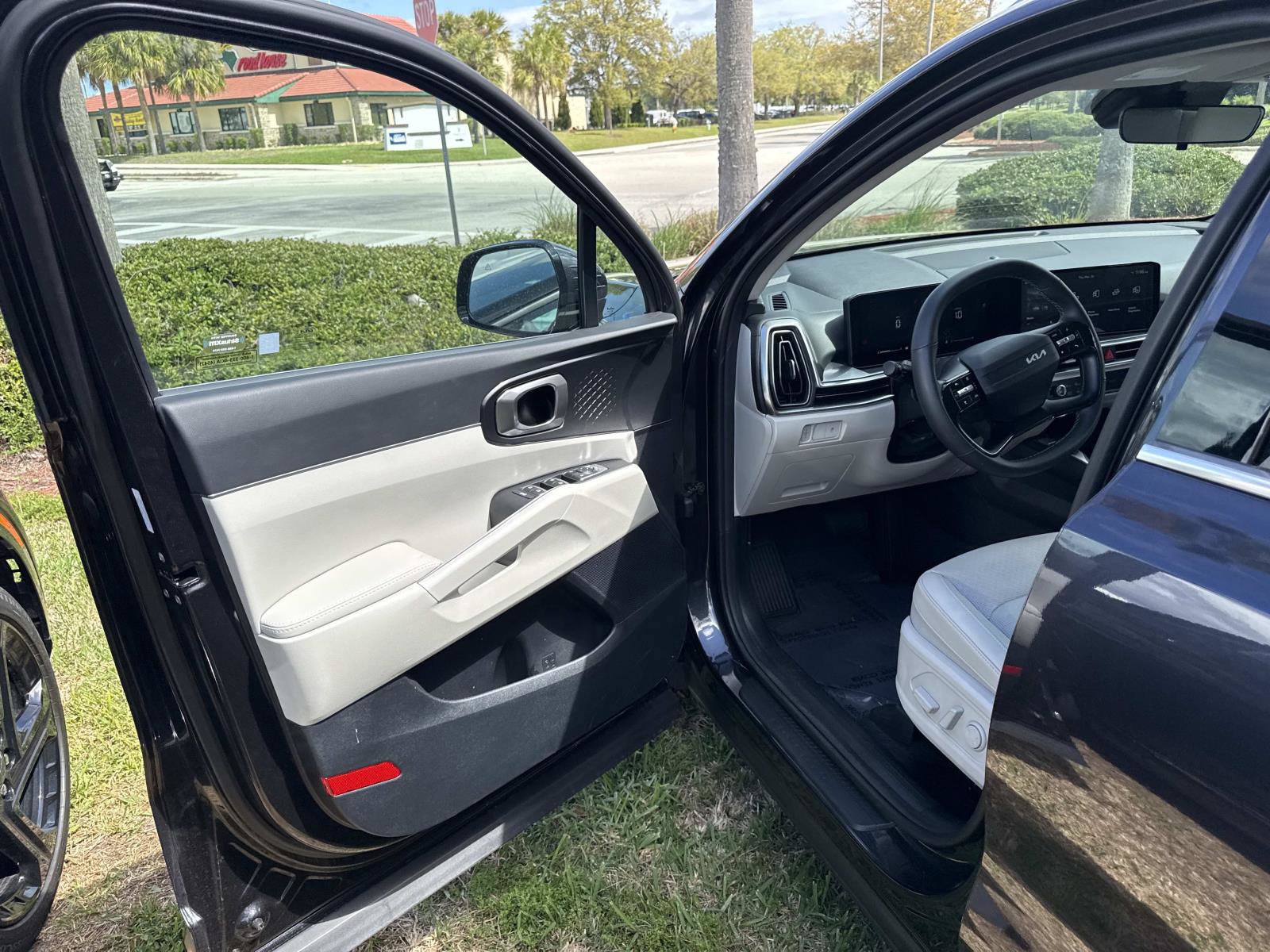 Used 2026 Kia Sorento S w/ S Panoramic Sunroof Package FWD image 17