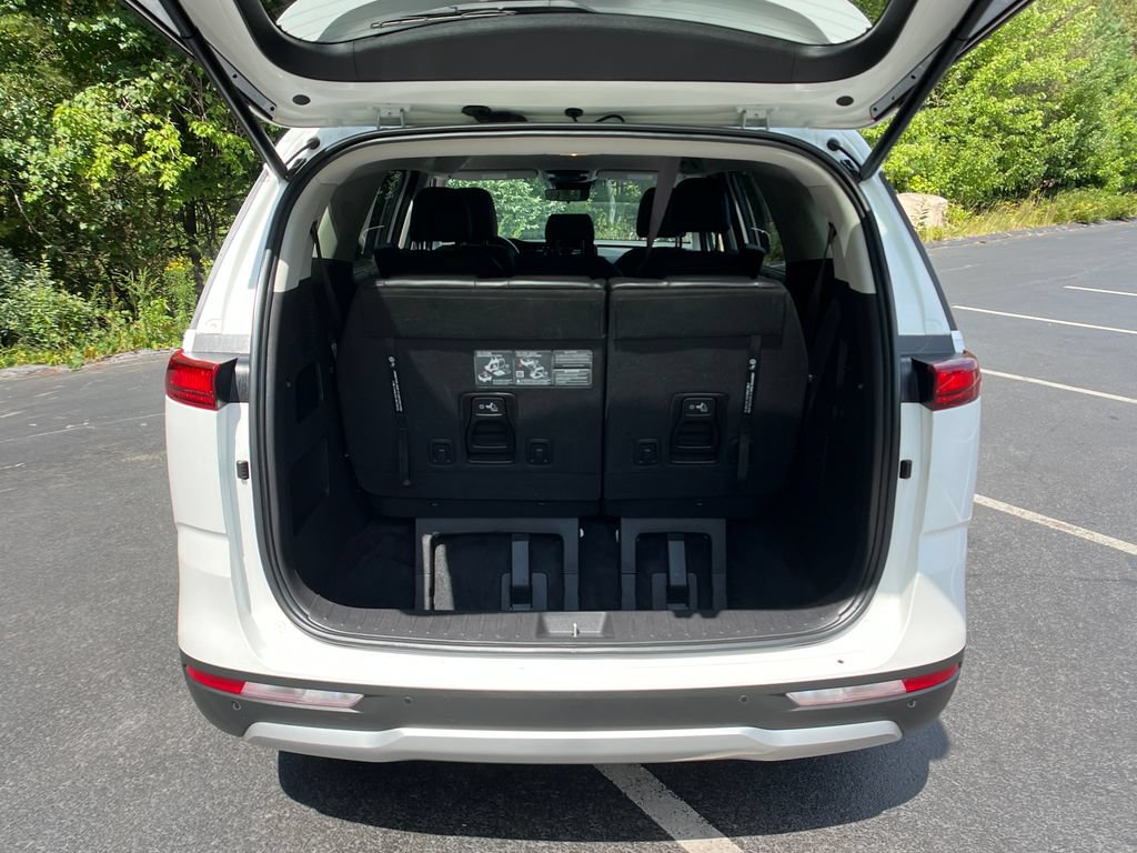 Used 2024 Kia Carnival EX FWD image 14