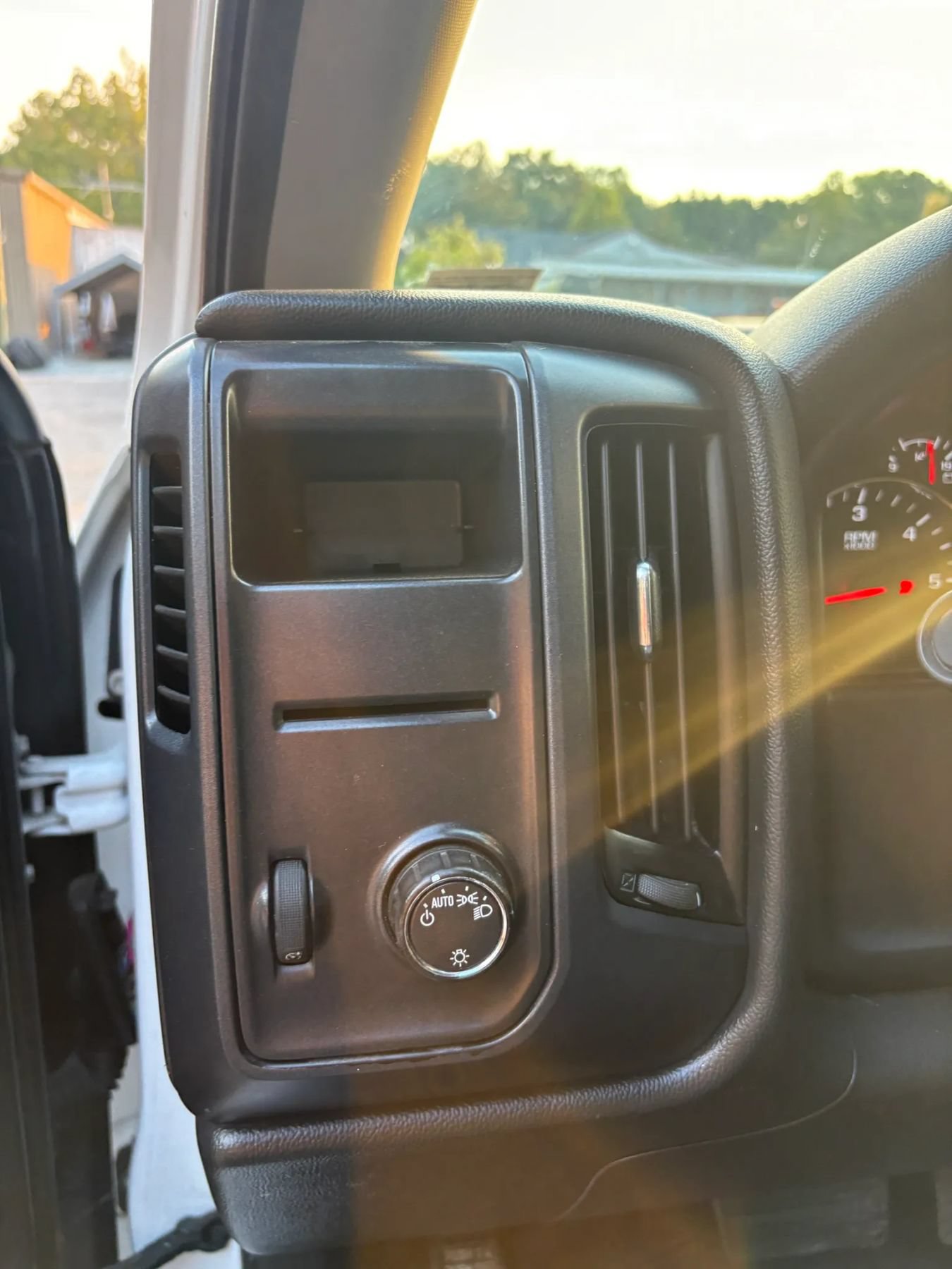 Used 2014 Chevrolet Silverado 1500 W/T RWD image 15