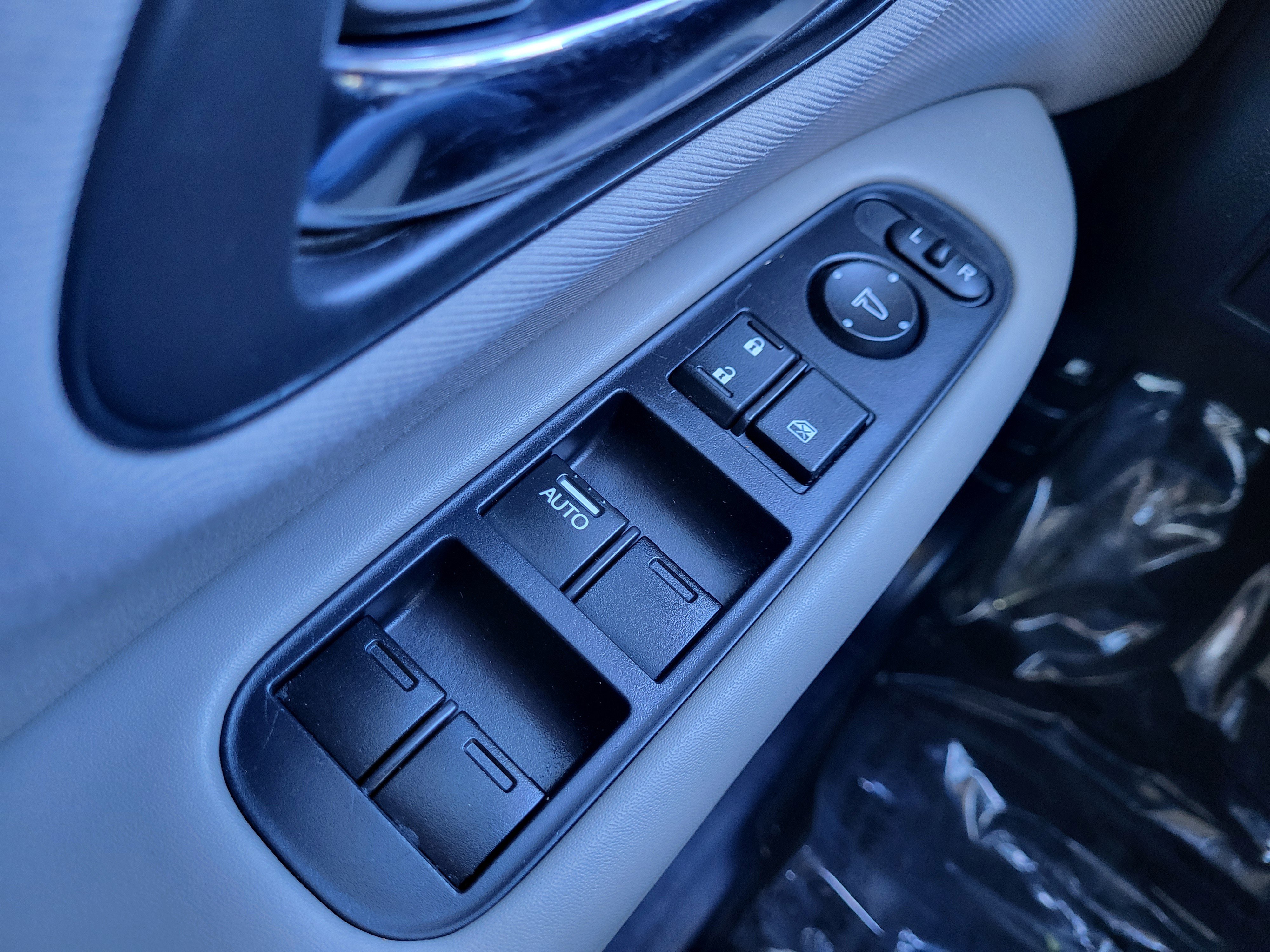 Used 2017 Honda HR-V LX image 25