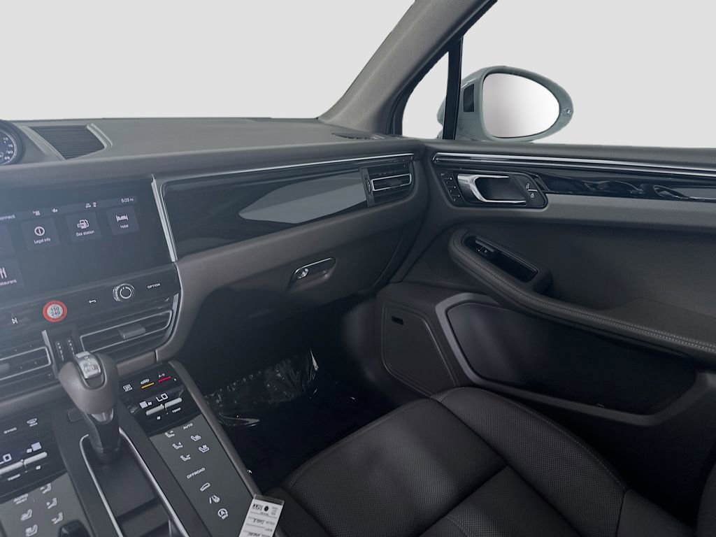New 2026 Porsche Macan Turbo AWD/4WD image 26