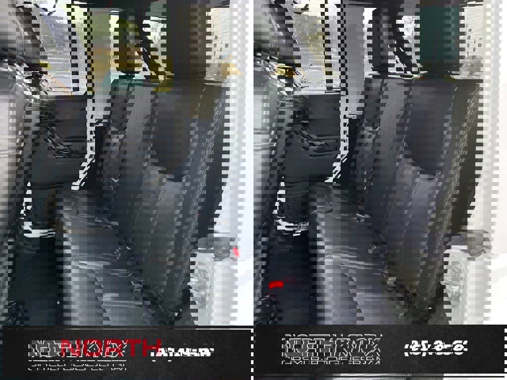 Used 2015 Jeep Wrangler Unlimited Sahara image 8