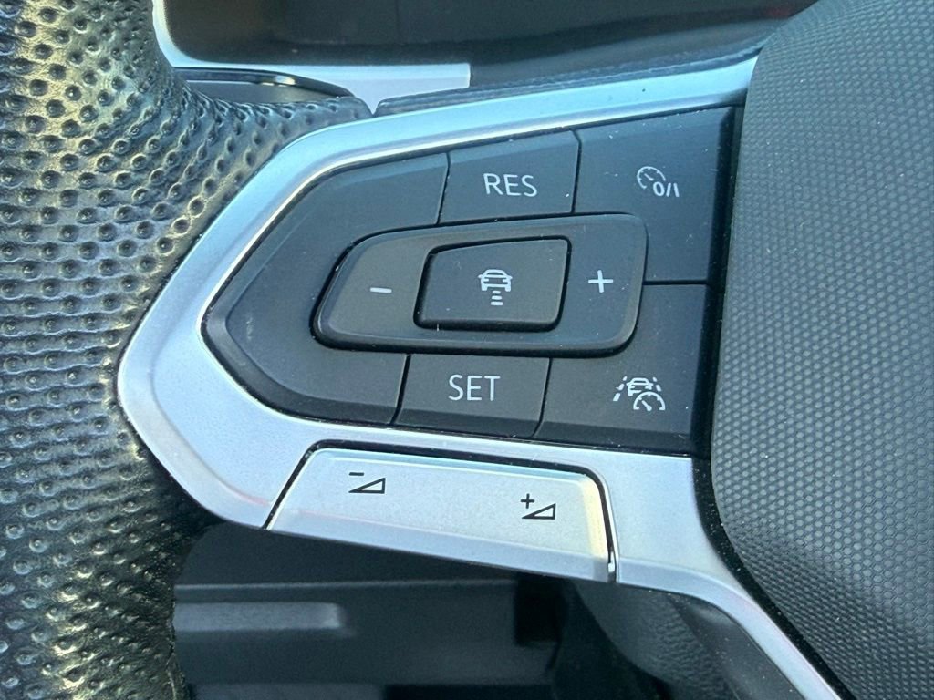 Used 2022 Volkswagen Atlas Cross Sport SEL R-Line image 20