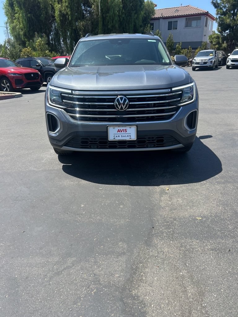 Used 2025 Volkswagen Atlas SE FWD image 4