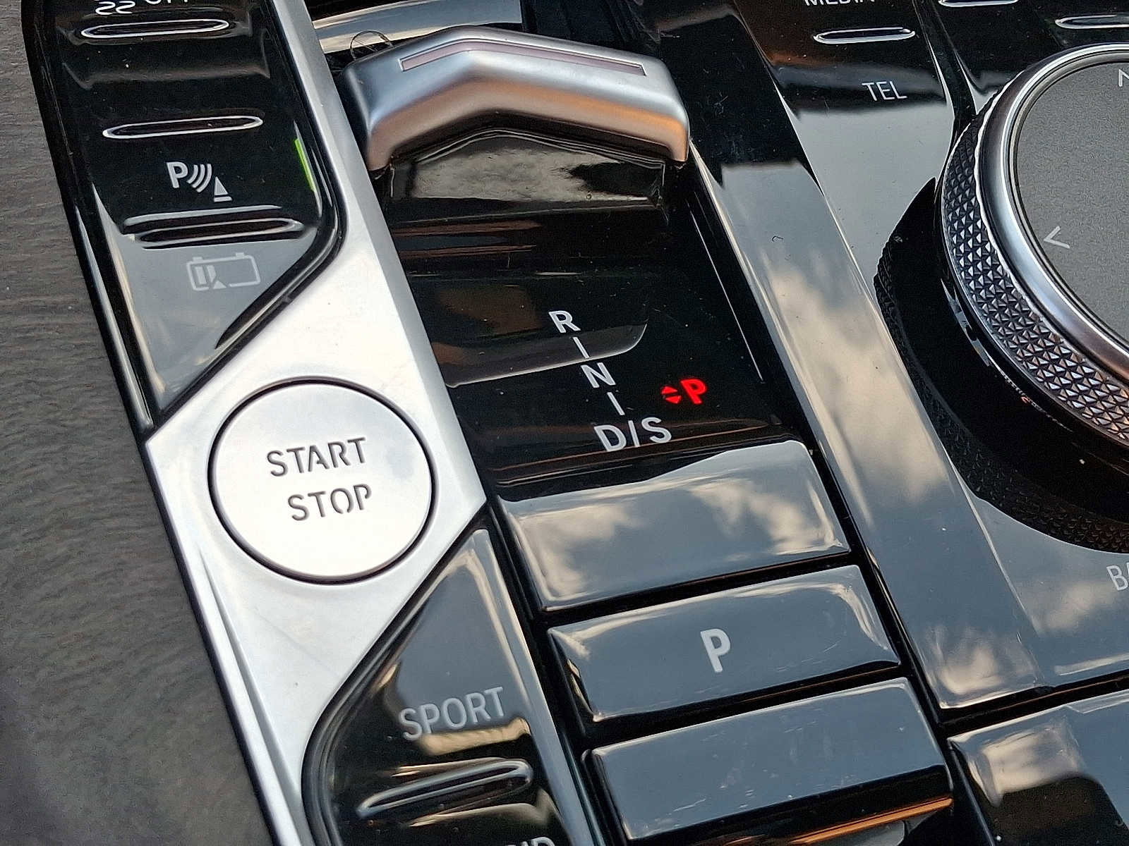 Certified 2024 BMW X5 xDrive50e w/ Premium Package image 15