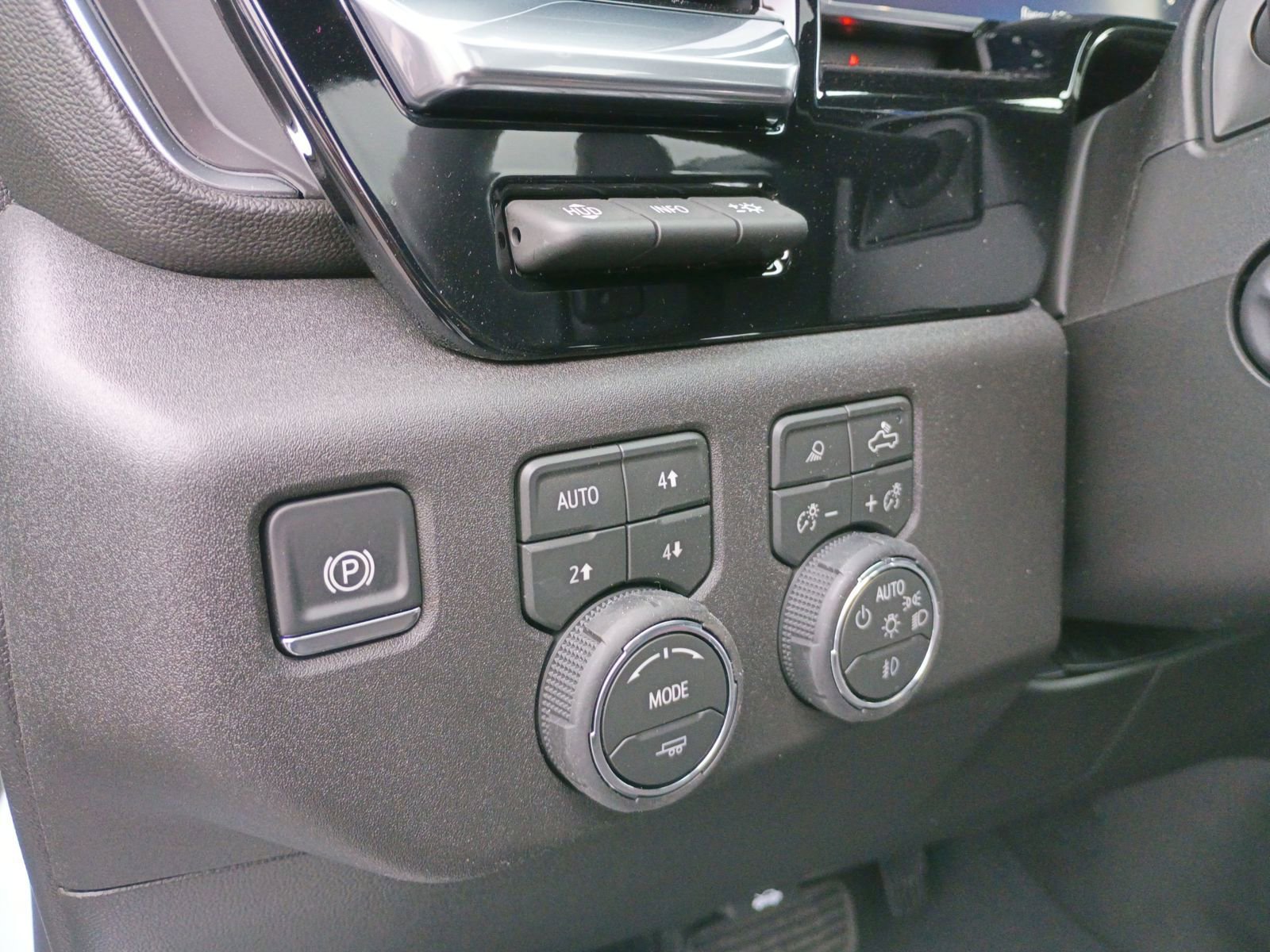 New 2026 Chevrolet Silverado 1500 High Country w/ Technology Package image 34