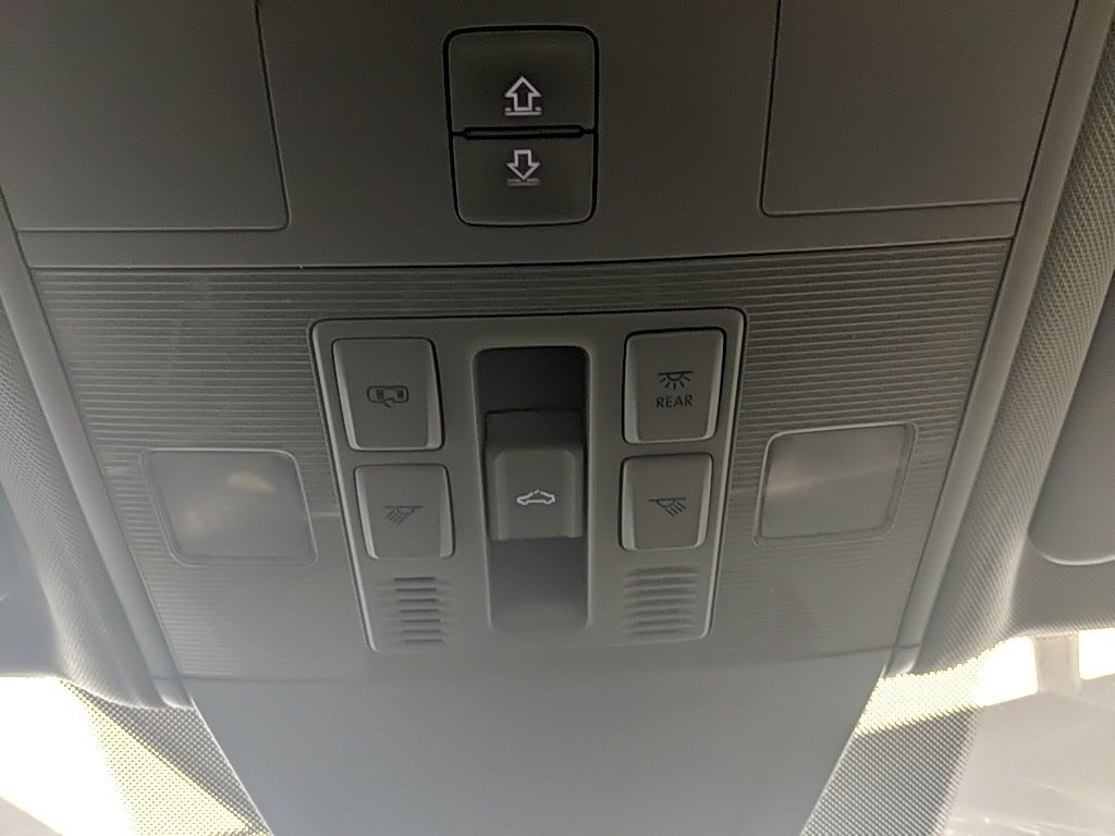 Used 2018 Volkswagen Atlas SEL image 30