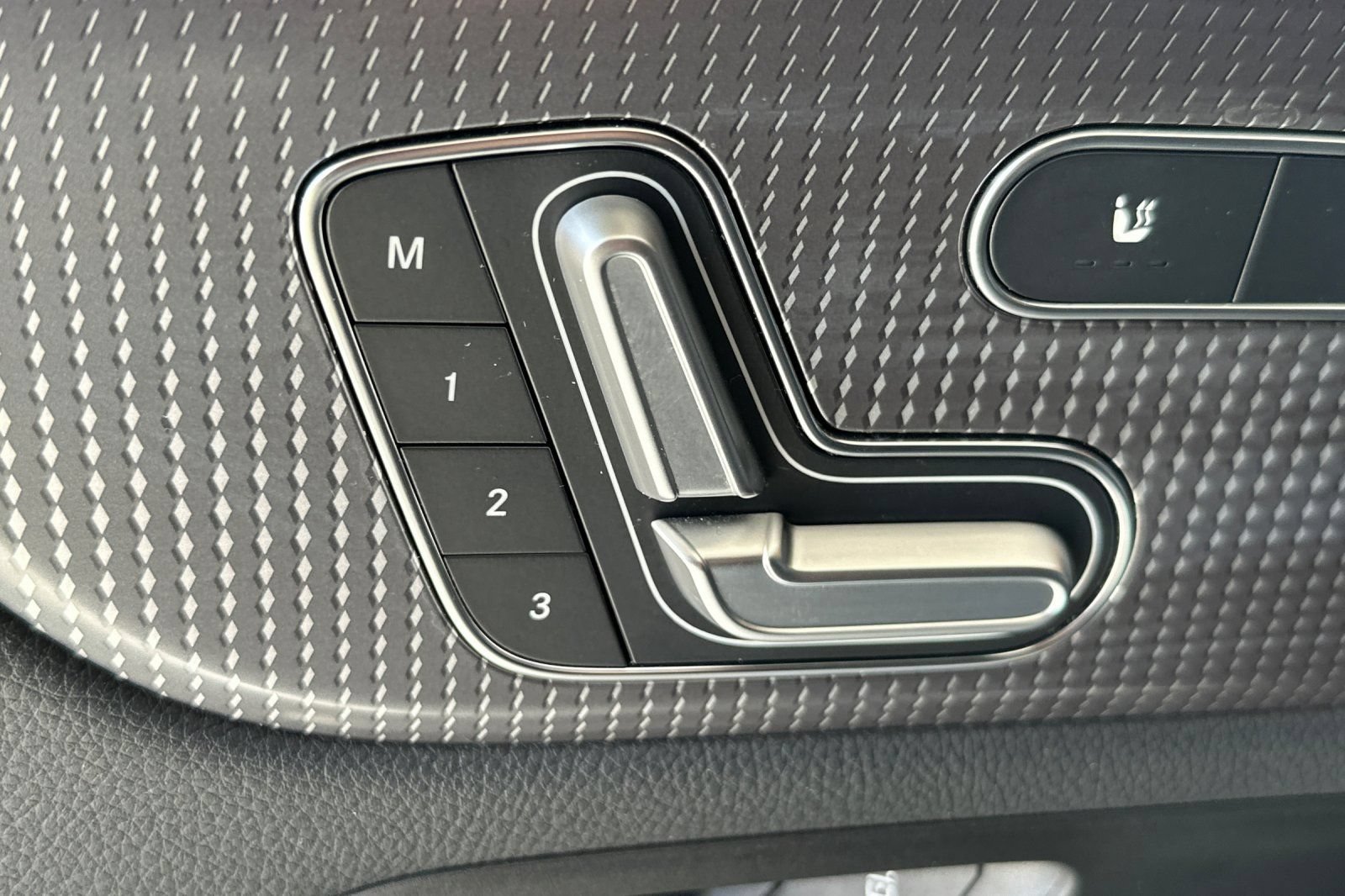 Certified 2023 Mercedes-Benz GLA 250 w/ Premium Package image 13