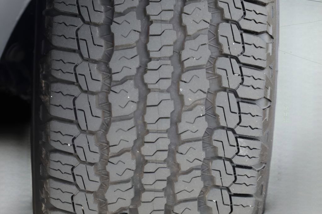 Used 2021 Jeep Grand Cherokee Freedom Edition AWD/4WD image 5