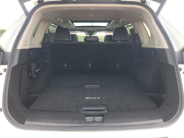 Certified 2024 Nissan Rogue Platinum w/ Platinum Premium Package FWD image 14