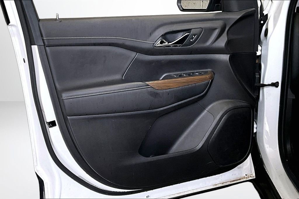 Used 2023 GMC Acadia SLE w/ LPO, Floor Liner Package FWD image 20