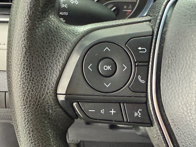 Used 2020 Toyota Camry LE image 12