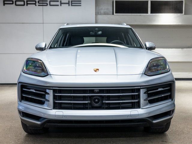 Certified 2025 Porsche Cayenne image 11
