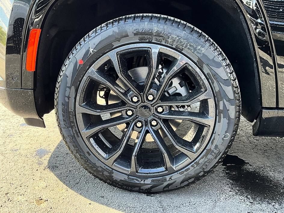 New 2026 Jeep Grand Wagoneer L Summit AWD/4WD image 13