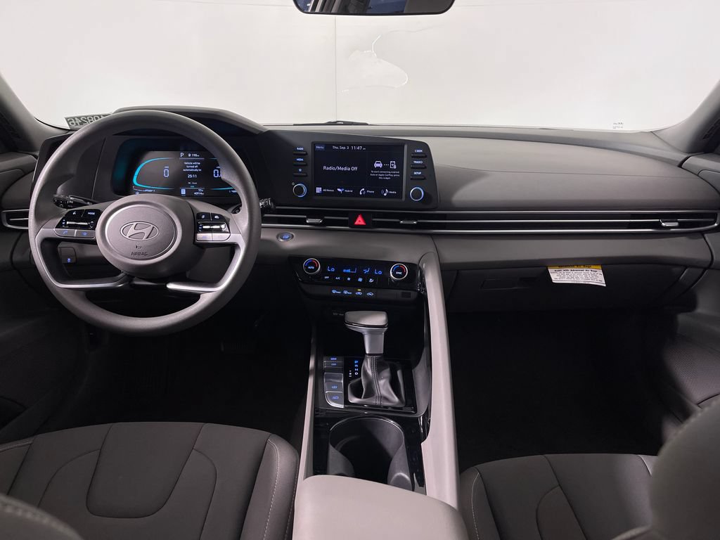 Certified 2026 Hyundai Elantra Hybrid FWD image 14