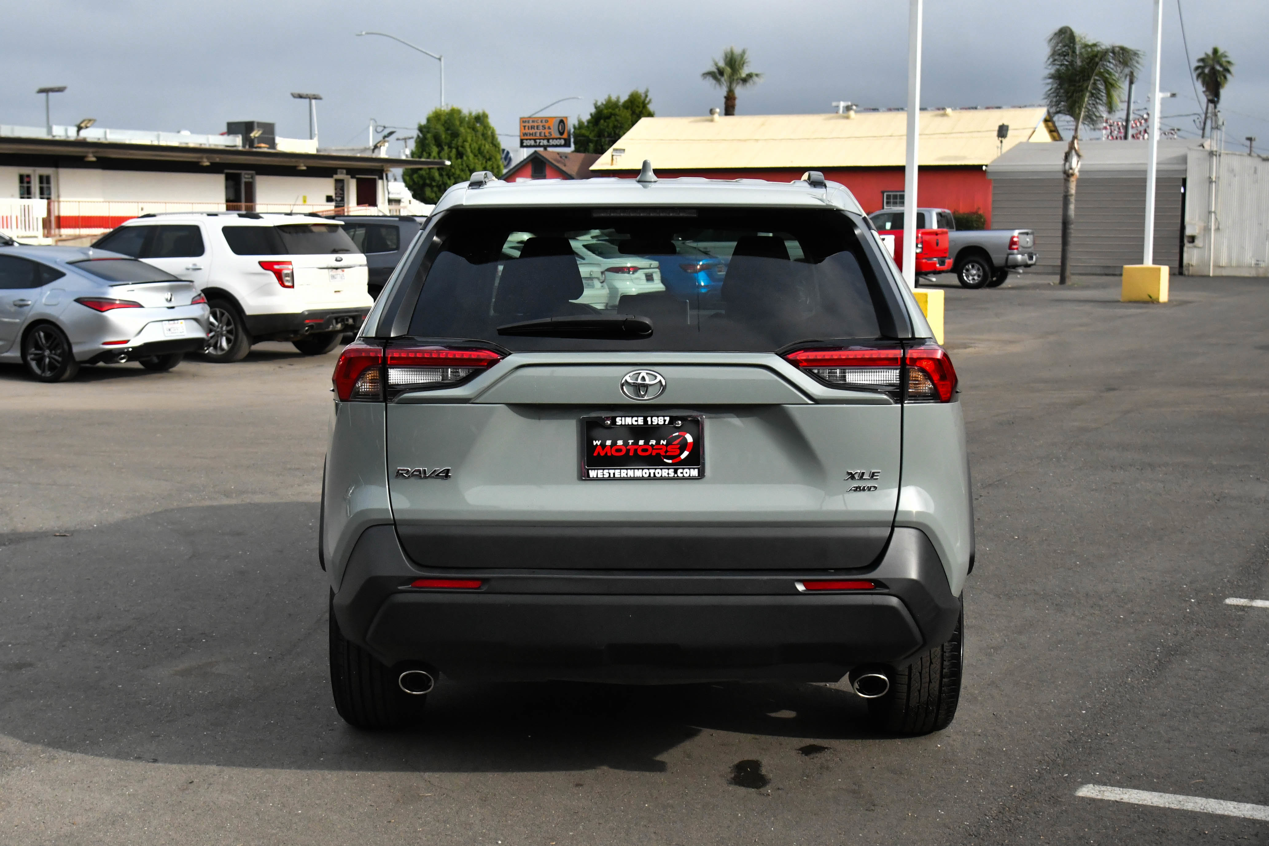 Used 2023 Toyota RAV4 XLE image 7