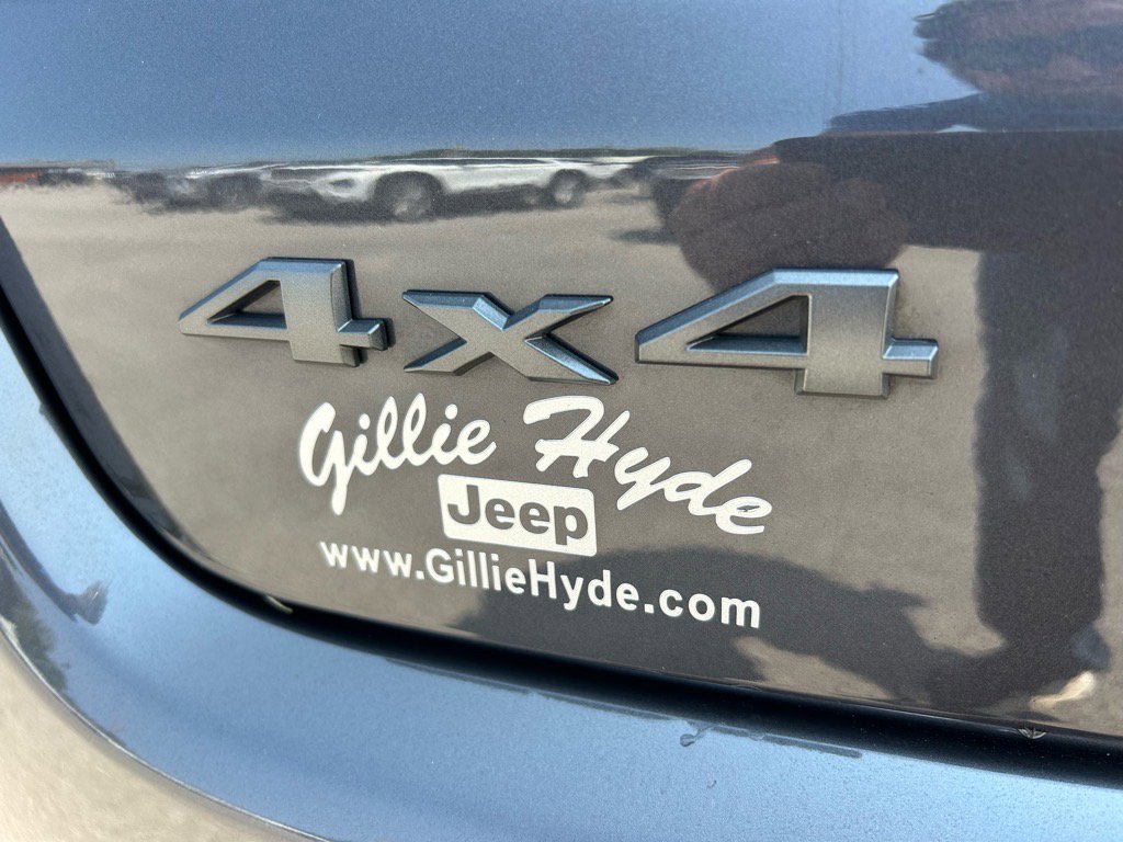 Used 2024 Jeep Compass Trailhawk image 6