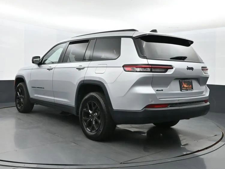 Used 2024 Jeep Grand Cherokee L Laredo image 9