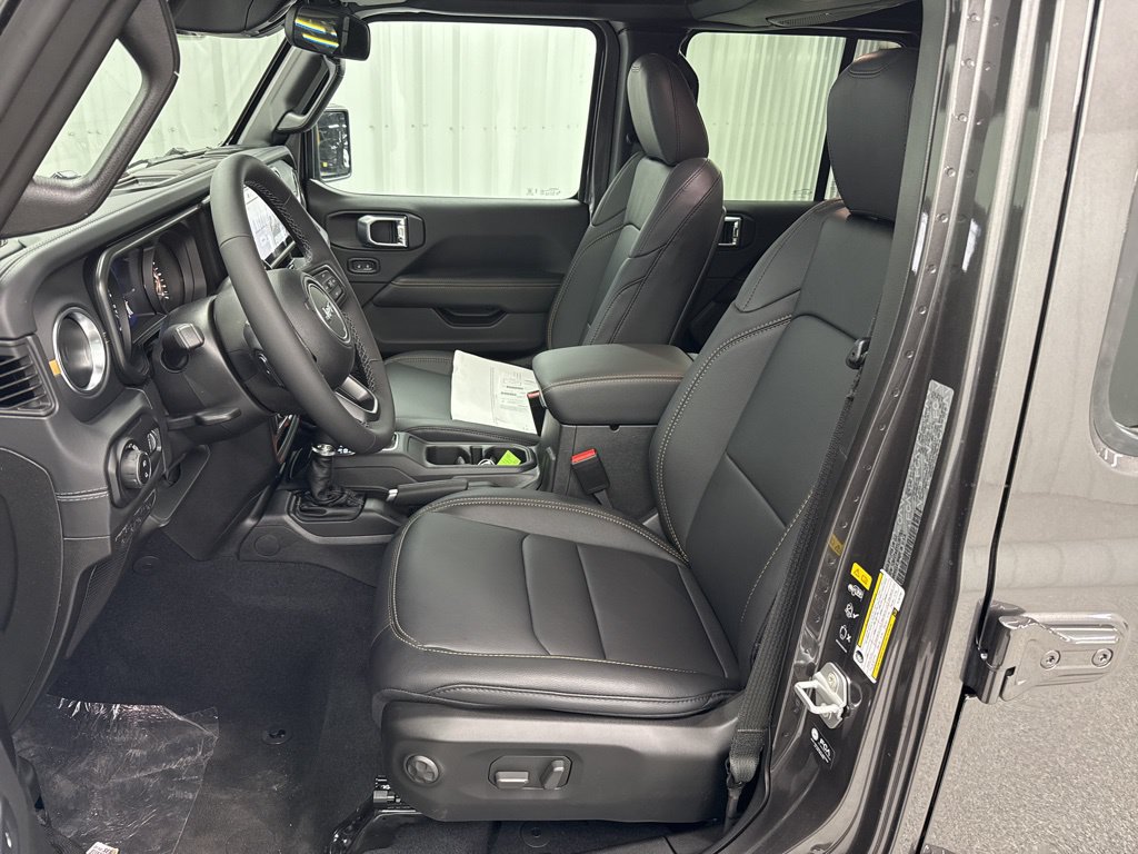 New 2026 Jeep Gladiator Mojave AWD/4WD image 14