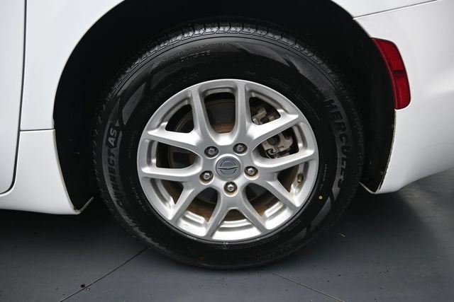 Used 2024 Chrysler Pacifica Touring-L FWD image 11