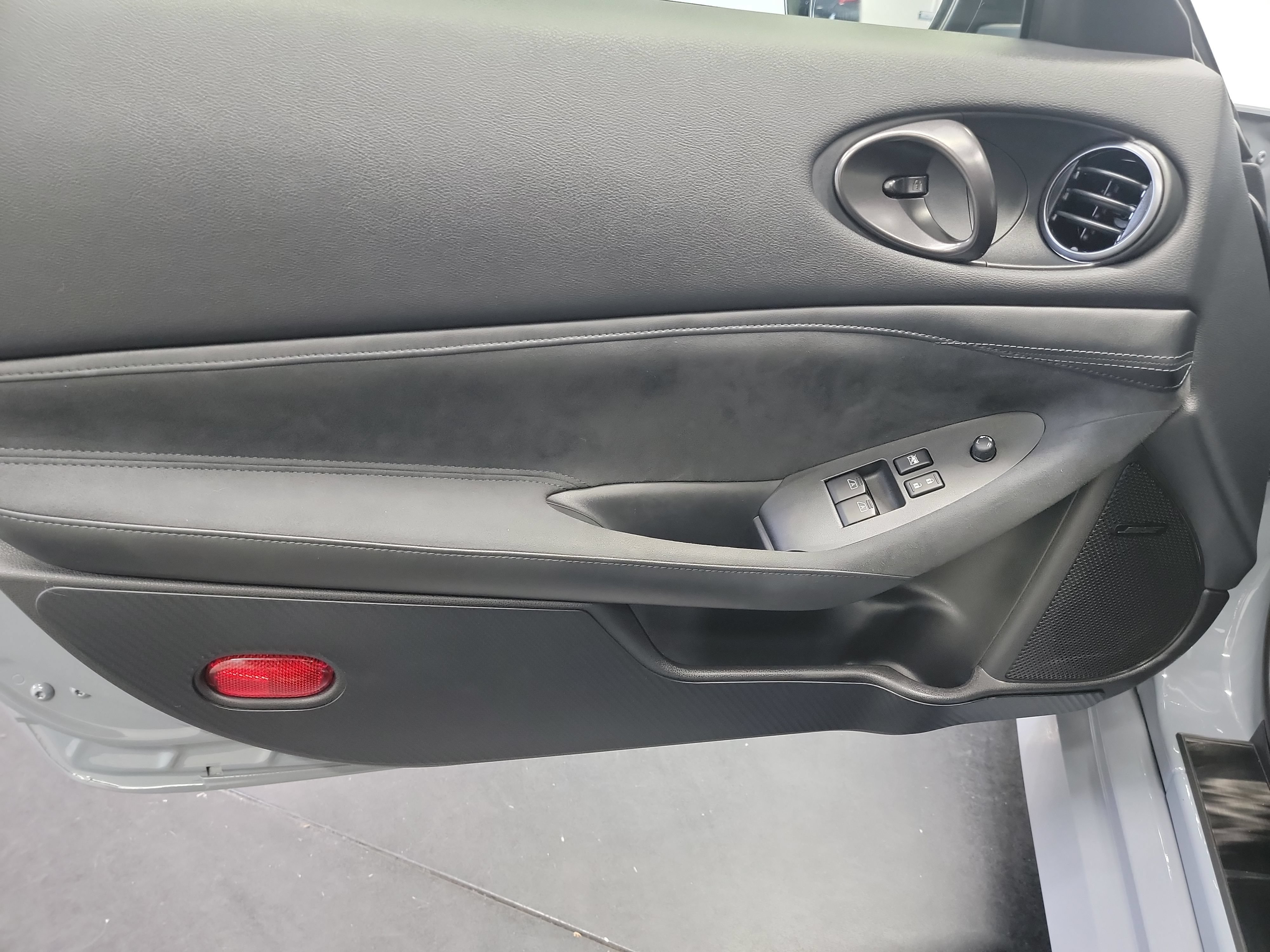 Used 2024 Nissan Z Performance w/ Floor Mat Package RWD image 13