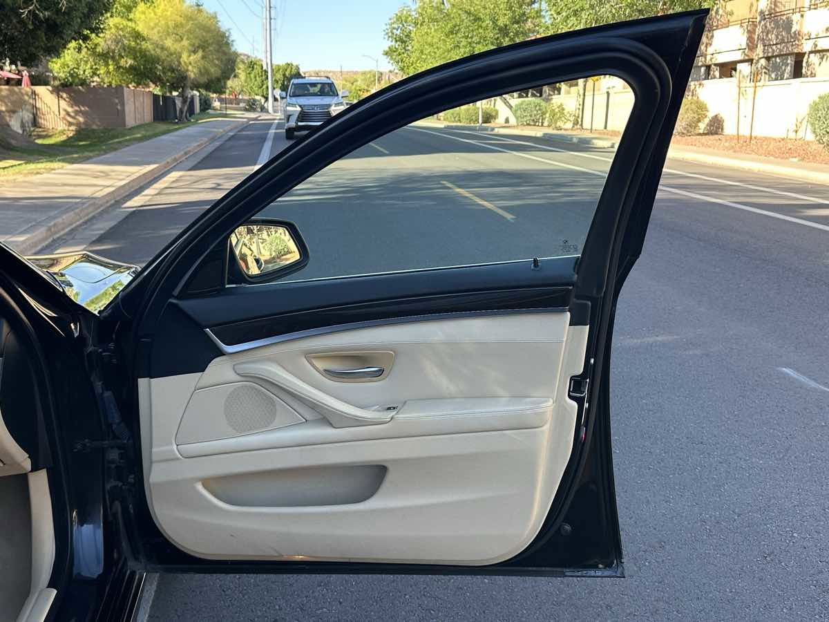 Used 2013 BMW 528i Sedan RWD image 46