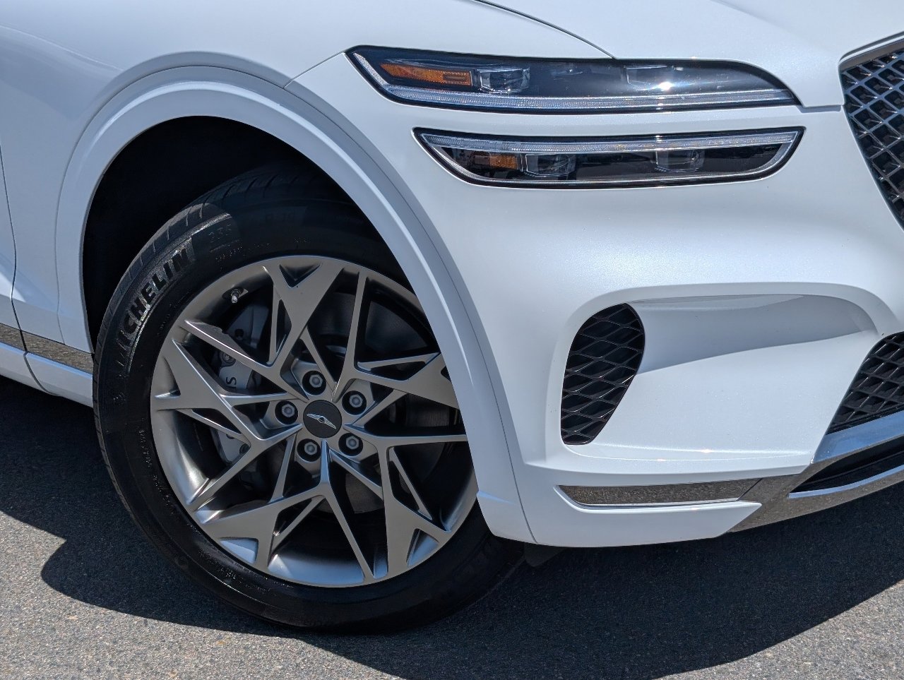 Used 2025 Genesis GV70 2.5T image 10