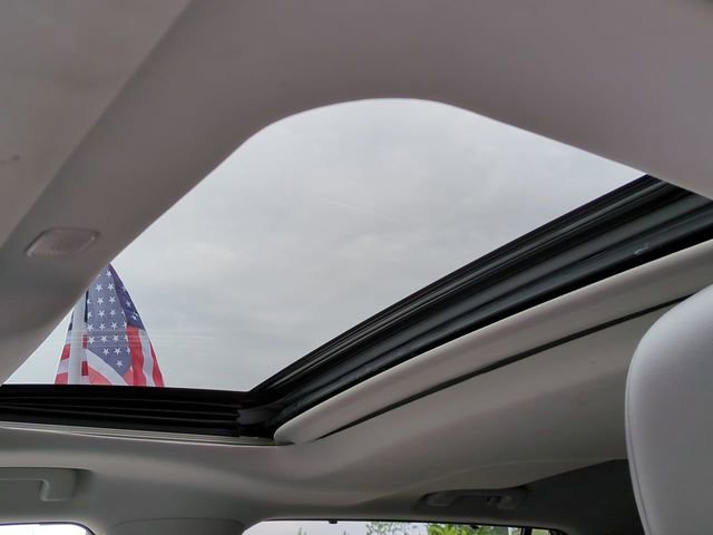 Used 2023 Toyota Highlander XLE image 19