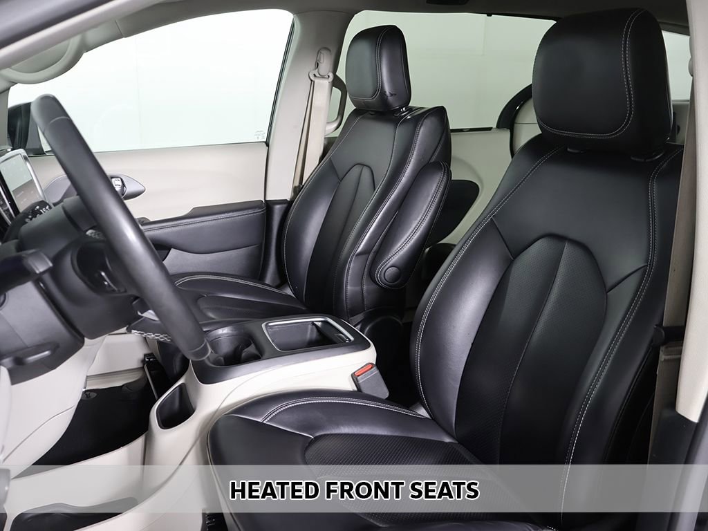 Used 2023 Chrysler Pacifica Touring-L FWD image 7