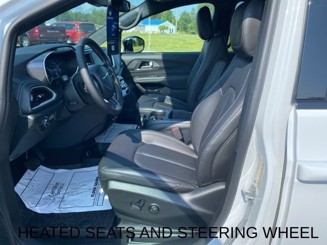 New 2025 Chrysler Pacifica Select w/ Fav Edition Package image 10