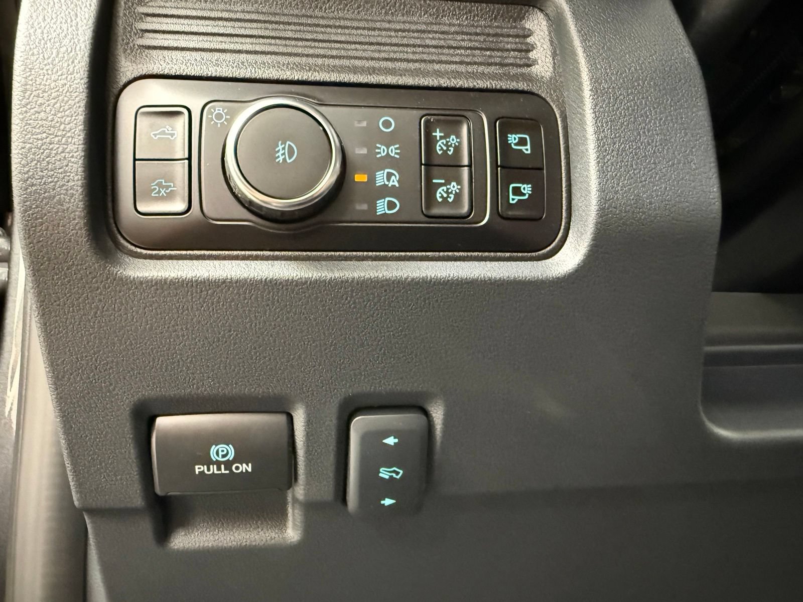 New 2026 Ford F250 Lariat w/ Black Appearance Package AWD/4WD image 16