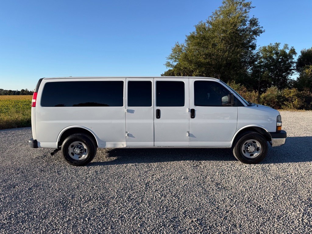 Used 2017 Chevrolet Express 3500 LT w/ LT Preferred Equipment Group RWD image 19