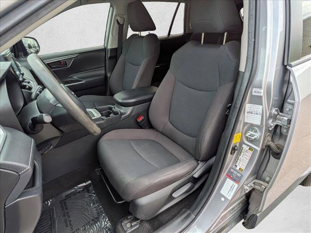 Used 2021 Toyota RAV4 LE FWD image 15