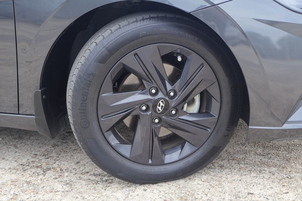 Used 2022 Hyundai Elantra SEL image 26