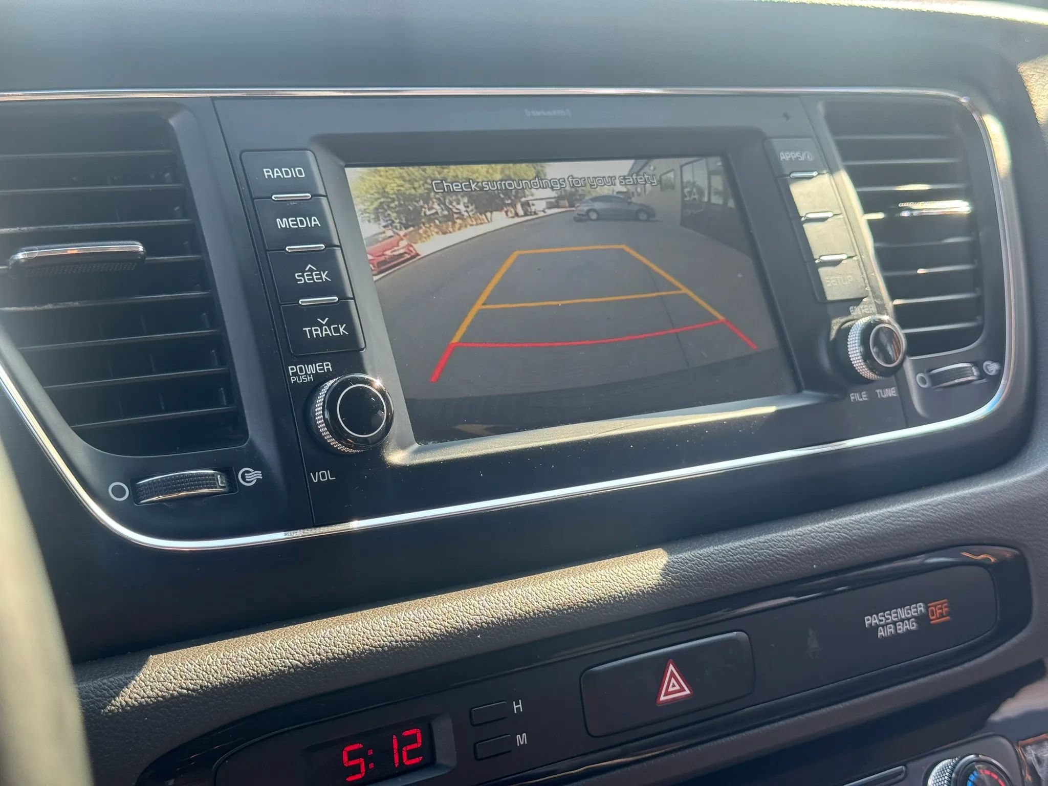 Used 2017 Kia Sedona LX w/ LX Essentials Premium Package FWD image 20